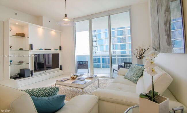 Building Photo - 3 br, 3.5 bath Condo - 15811 Collins Ave A...