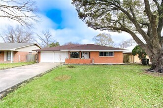 Building Photo - 6026 Clarewood Dr