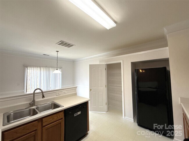 Foto del edificio - 2807 Forest Grove Ct