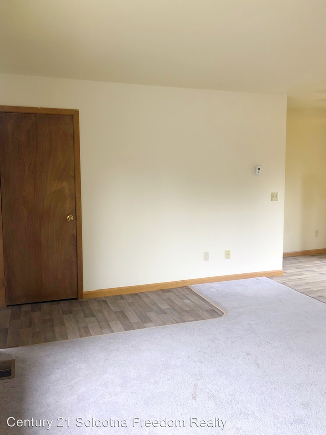 Building Photo - 2950 Pirates Ln