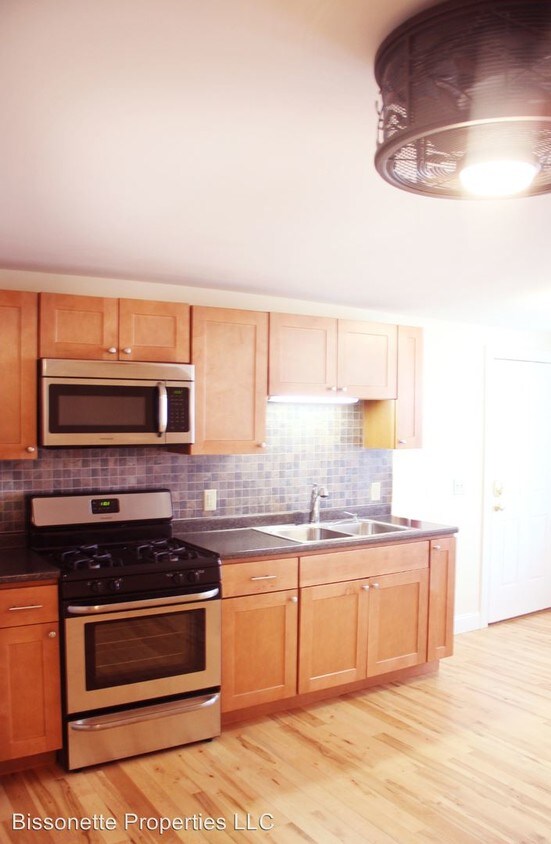 Primary Photo - 155 Maple St