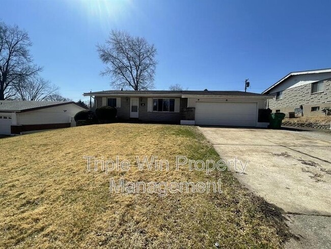 Building Photo - 2636 Hadden Dr