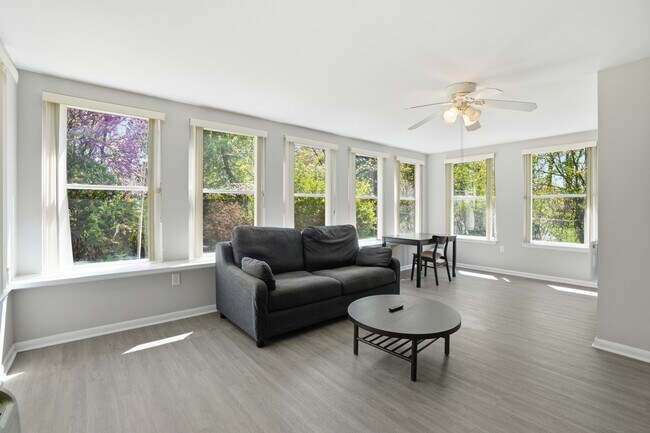 Foto del edificio - 3519 Duke St