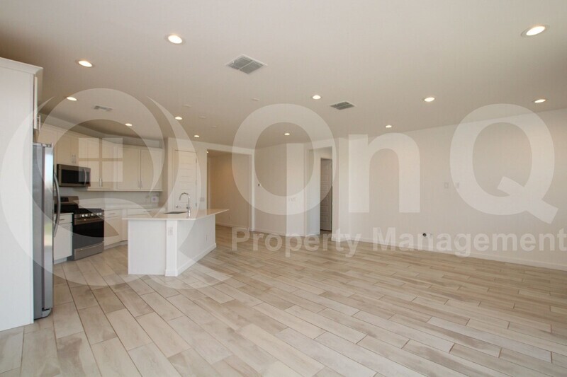 Foto principal - 522 S Avocet St