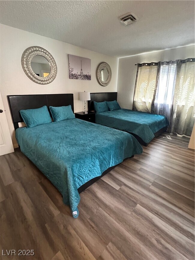 Foto del edificio - 3835 Chutney St