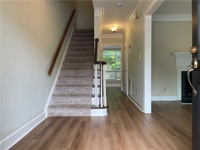 Building Photo - 25 Mt Vernon Cir