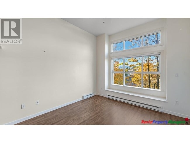 Photo du bâtiment - 5885-5885 Irmin St