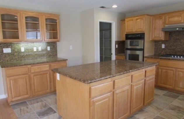 Foto del edificio - Beautiful 5 Bedroom 4 Bathroom Home in Wes...