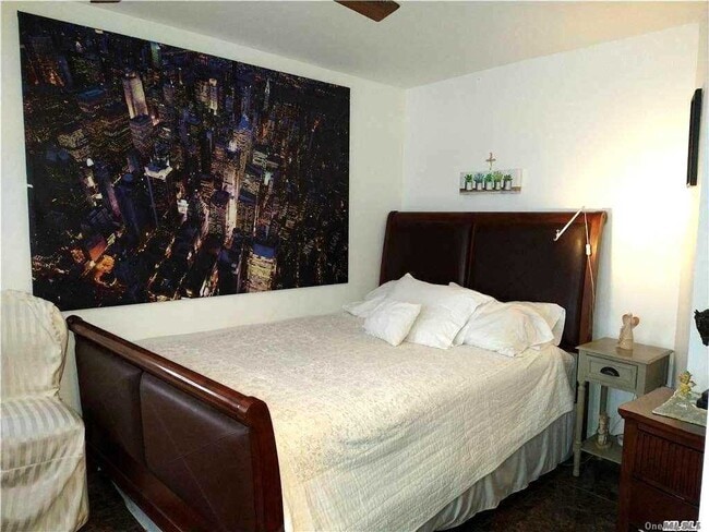 Building Photo - 159-01 Grand Central Pkwy