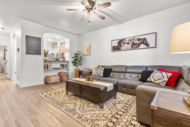 Foto del edificio - 3962 N McKinley Pk Ave