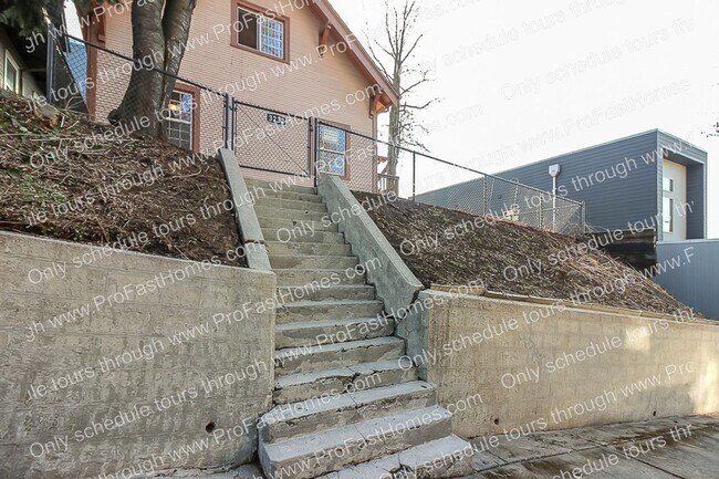 Foto del edificio - Historic Elevated Home