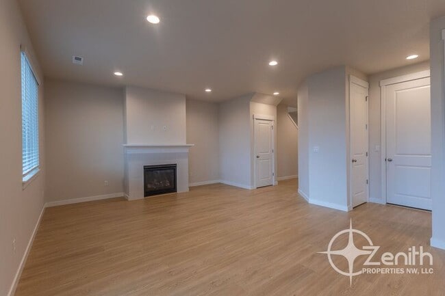 Foto del edificio - 124 S 88th Dr