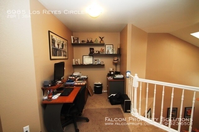 Foto del edificio - 6985 Los Reyes Cir