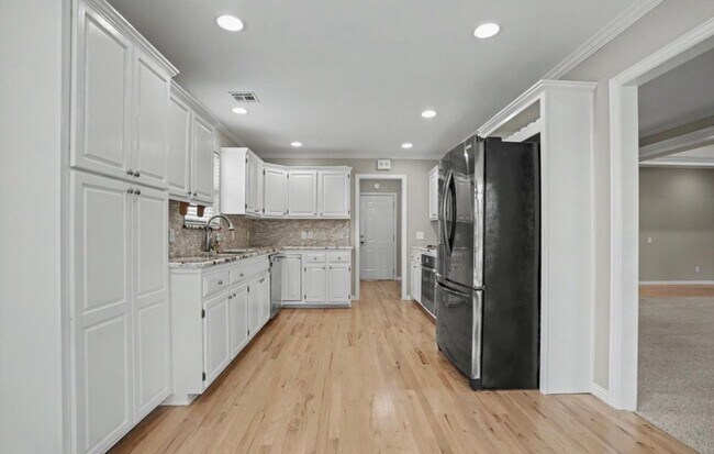 Foto del edificio - 412 N Forest Ridge Blvd