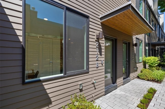 Building Photo - 212B 18th Ave