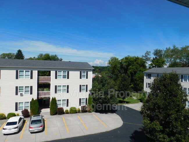 Building Photo - 212 Cardinal Wy