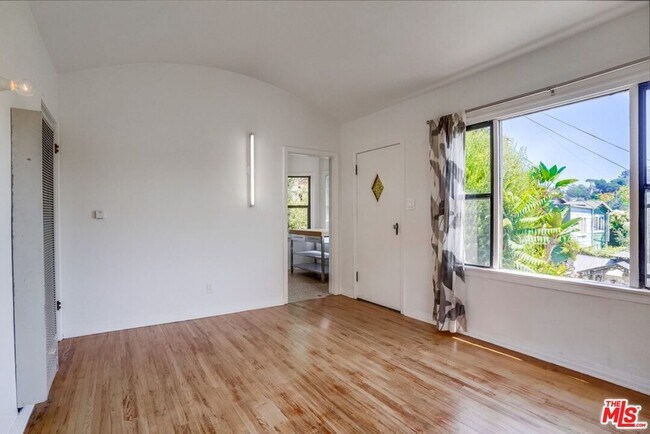 Building Photo - 2258 Fair Oak View Ter