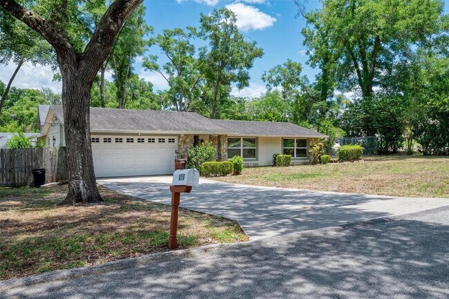 Building Photo - 878 Evergreen Avenue
