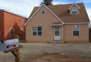 Building Photo - 1315 Sheldon St