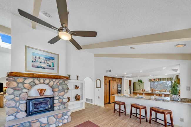 Building Photo - 205 Concho Dr
