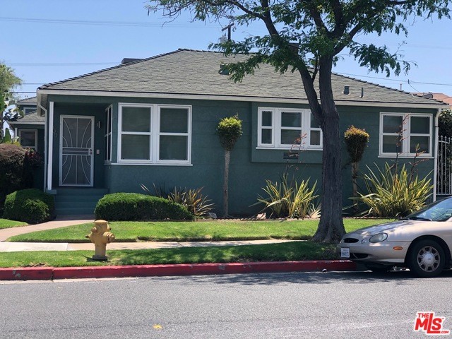 Building Photo - 2500 W 85th St