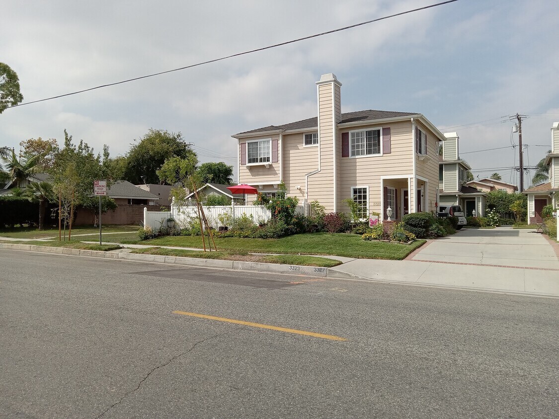 3323 California Ave Unit 3323 House Share, Signal Hill, CA 90755