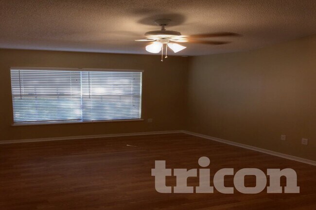 Building Photo - 2884 Forest Edge Dr