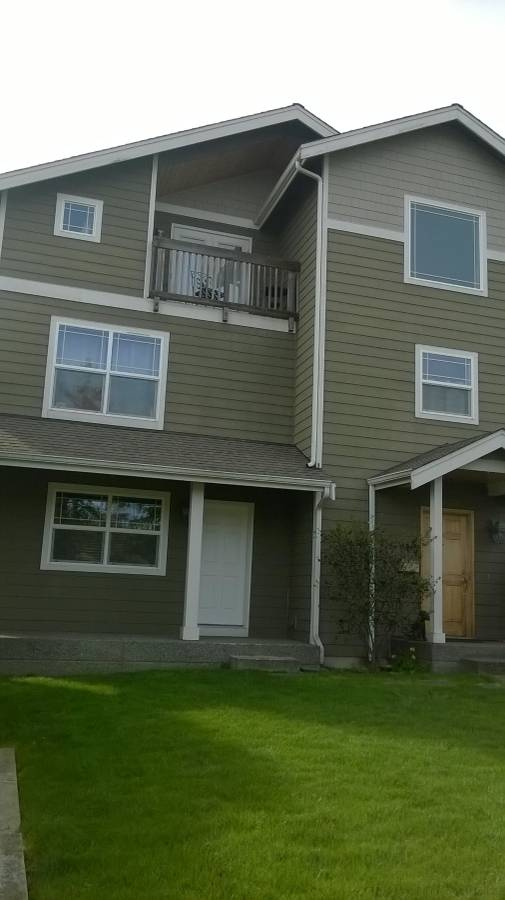 Building Photo - West Seattle Duplex - 2 bedrooms