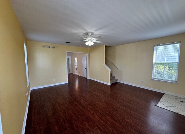 Foto del edificio - 3687 Longfellow Rd