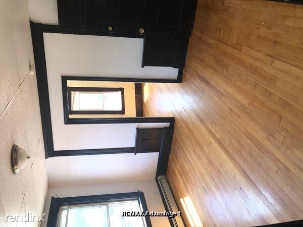 Building Photo - 3 br, 1 bath Apartment - 76 Townsend St