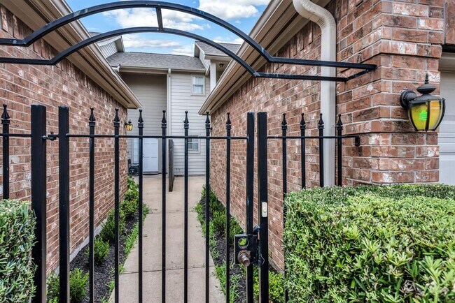 Foto del edificio - 2034 Glencove Dr