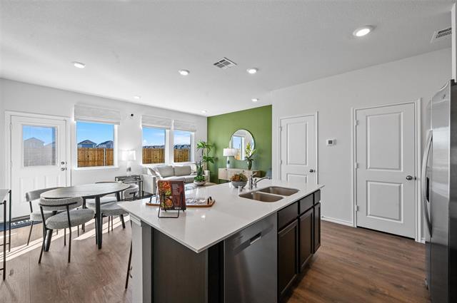 Foto del edificio - 302 Arbor Dr