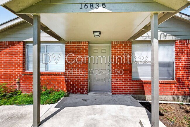Building Photo - 16835 S Lighthouse Dr