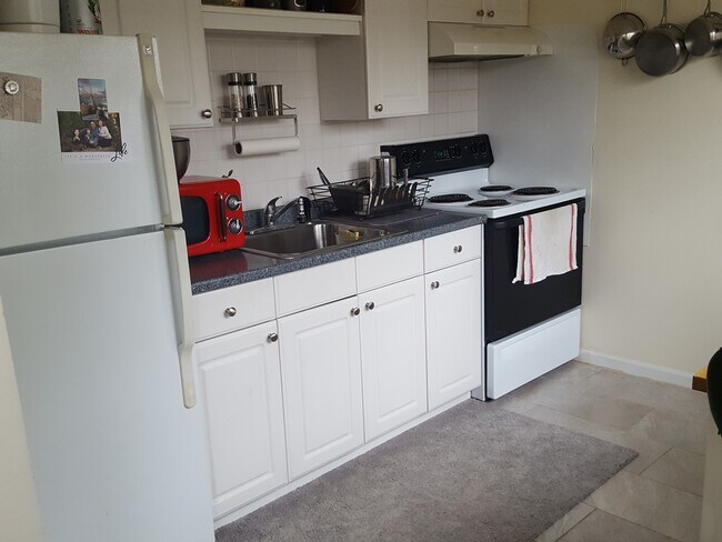 Foto del edificio - 265 Circular Ave