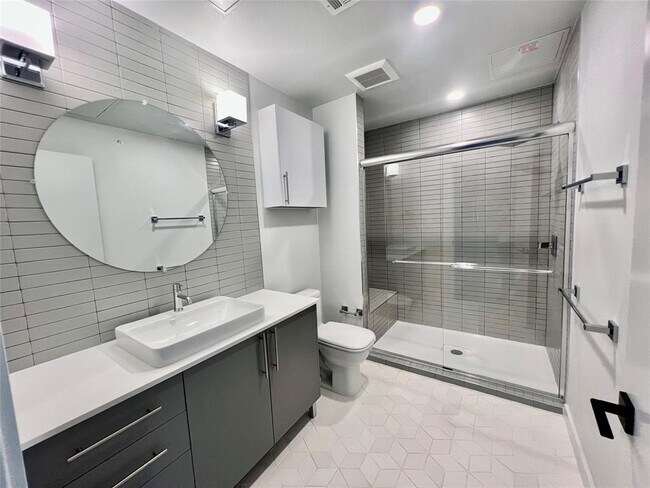 Foto del edificio - 4004 Banister Ln