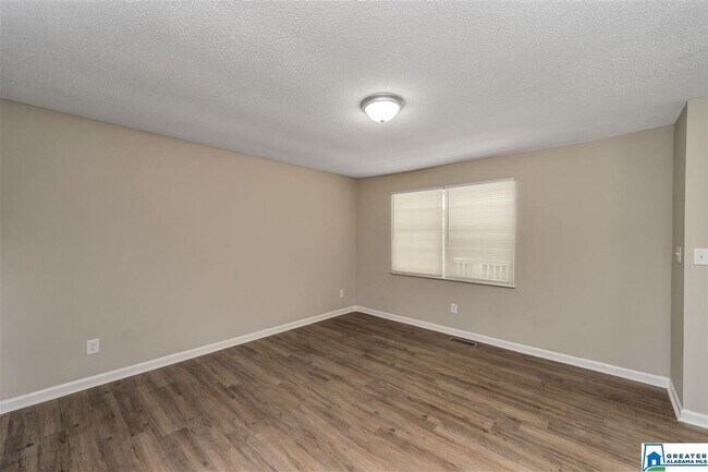 Foto del edificio - 1947 Outwood Rd