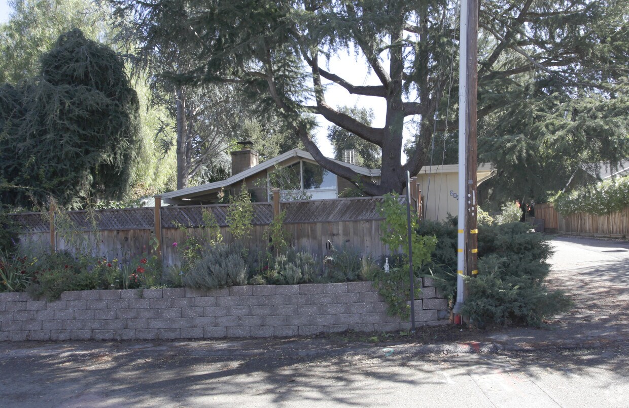 Building Photo - 206 Bella Vista Ave