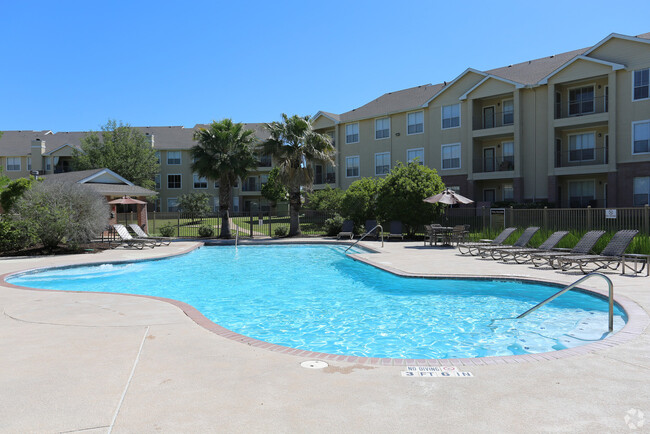 Building Photo - Signature Park Apts