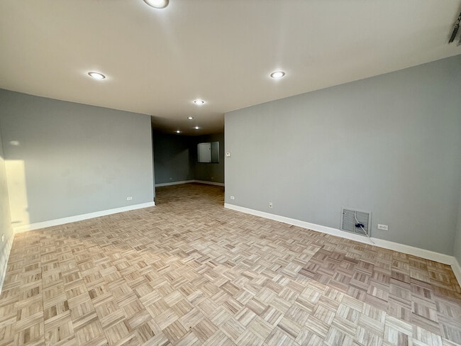 Building Photo - 1550 Sandpebble Dr