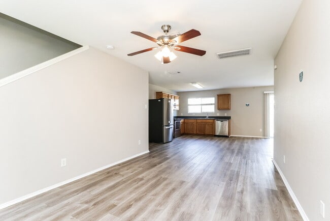 Building Photo - 16770 N Thrasher Dr
