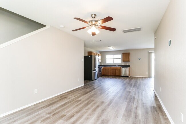 Foto del edificio - 16770 N Thrasher Dr
