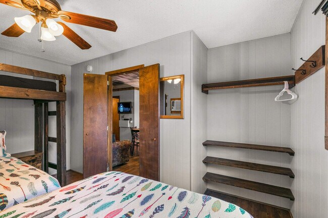 Foto del edificio - 1715 Hideaway Rd