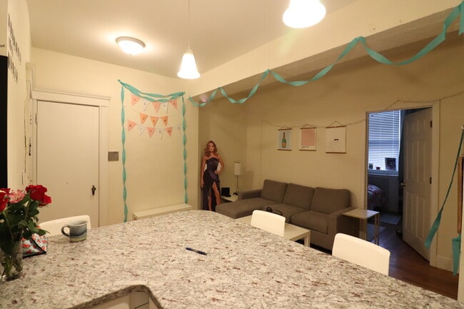 Foto del edificio - 2001 Commonwealth Ave