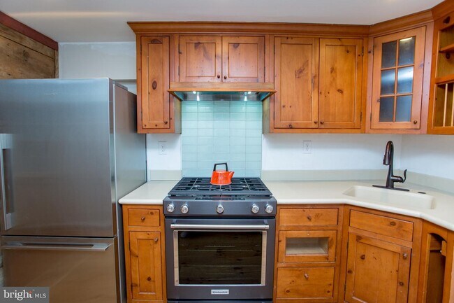 Foto del edificio - 7248 Groveland Rd