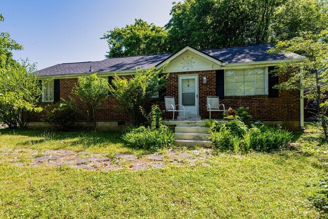 Building Photo - 1302 Saturn Dr