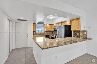 Building Photo - 3100 NE 49th St
