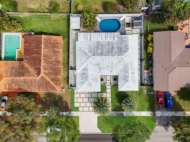 Foto del edificio - 6951 Miami Lakeway S