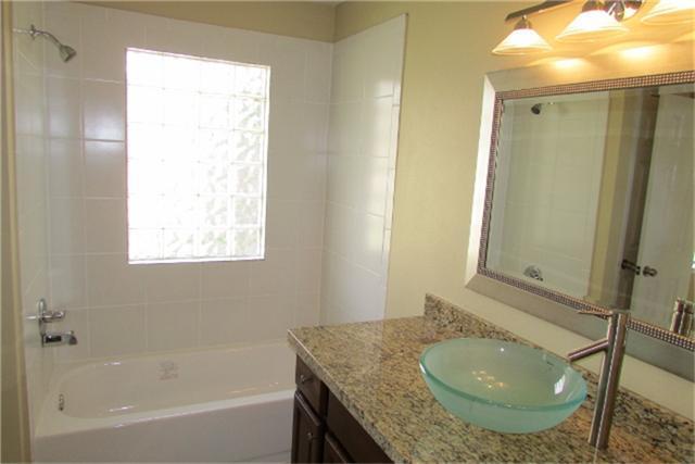 Foto del edificio - 3224 Palm Desert Ln