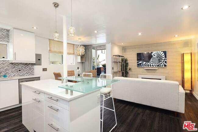 Foto del edificio - 472 Rosecrans Ave