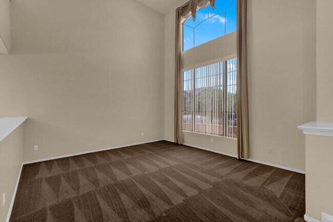 Building Photo - 1412 E Powell Way